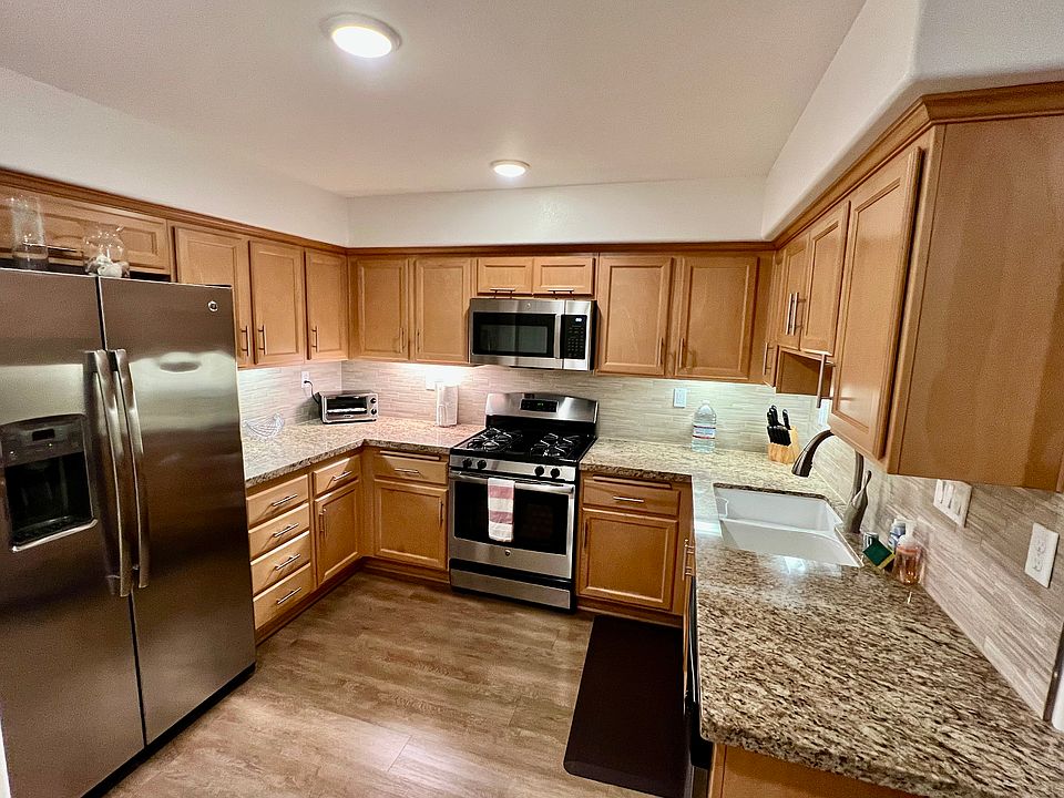 1st image of 172 Branch St Unit 172