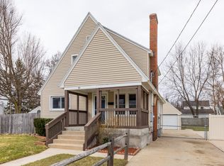 115 32nd St SW, Wyoming, MI 49548