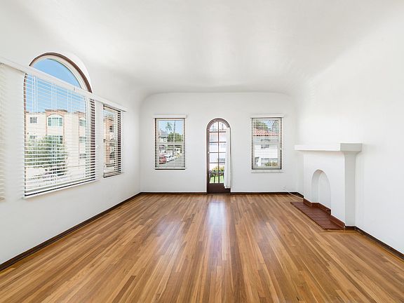 5th image of 103 W Brookes Ave