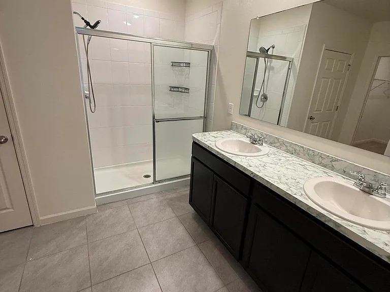 4422 Talbot Blvd — Photo 2