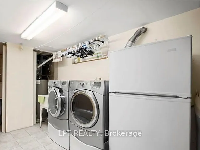 20 Gregory St — Photo 11
