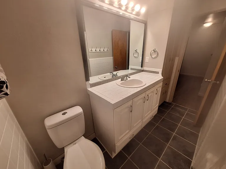 1513 Yorktown Dr — Photo 5