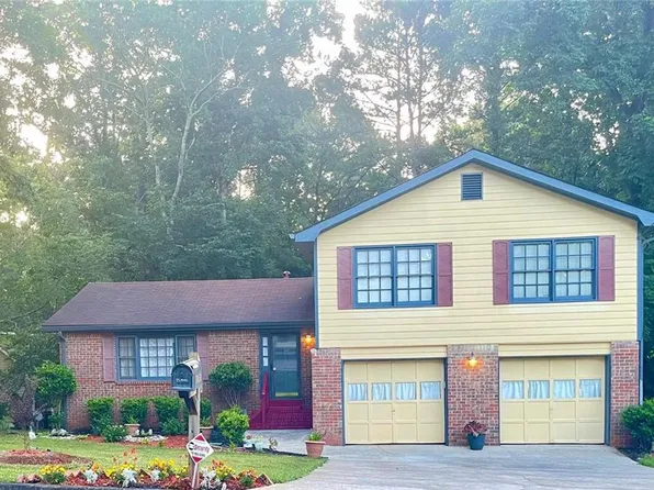 2056 Wellborn Close, Lithonia, GA 30058