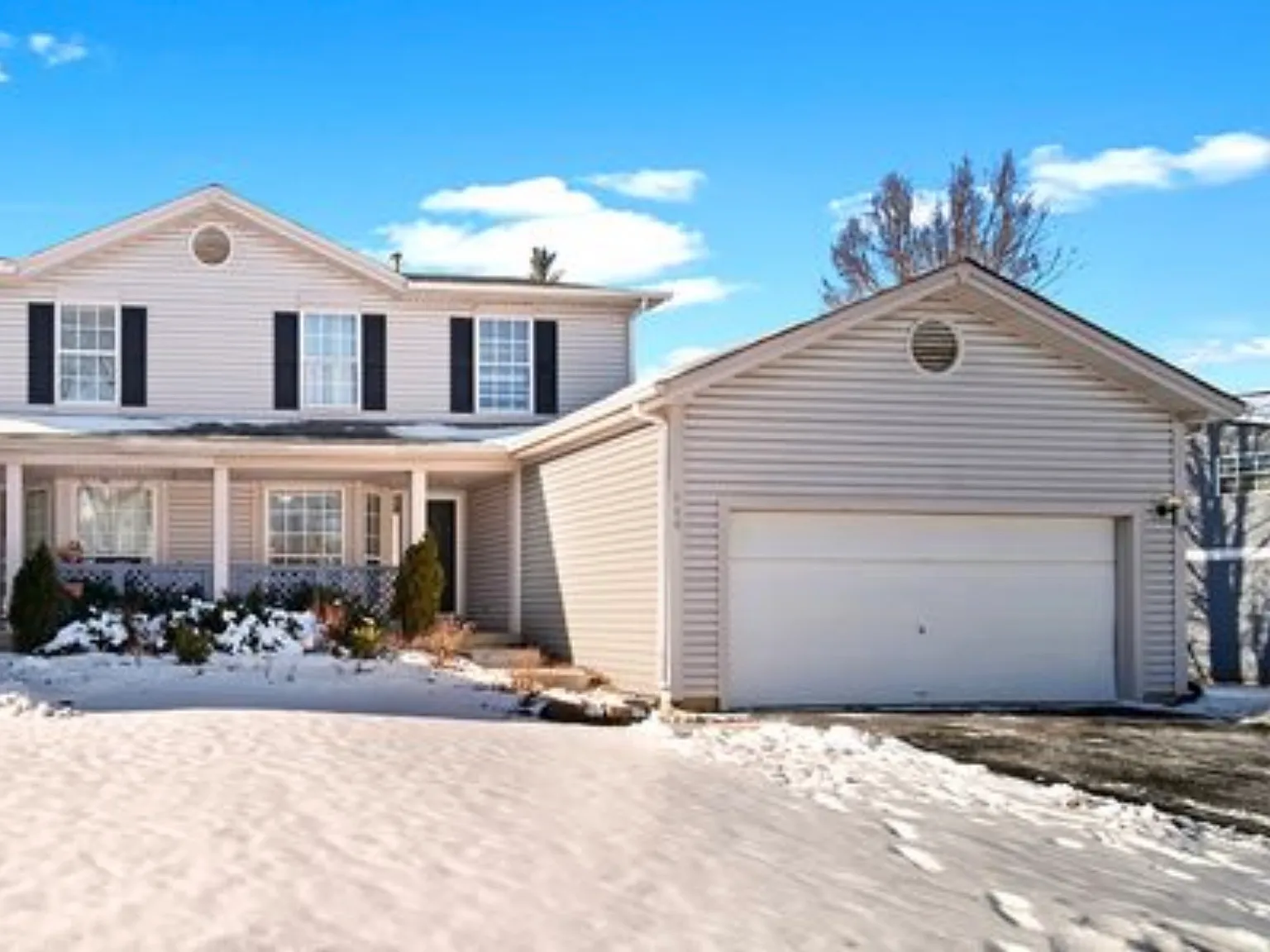 3 bed, 1.5 bath, 1366 sqft, $2,700 — Photo 2
