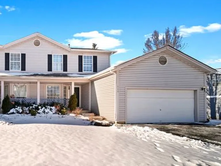 930 Oak Ridge Dr — Photo 2
