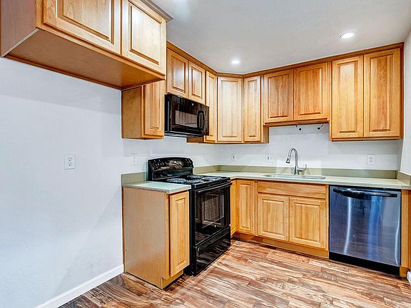 4th image of 41 Griggs Ln #41