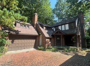 16232 Oakhill Rd, East Cleveland, OH 44112