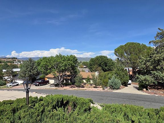 4th image of 826 N Hopi Trl