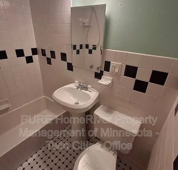 3321 37th St E — Photo 12