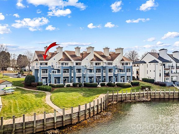 2nd image of 18797 Vineyard Point Ln