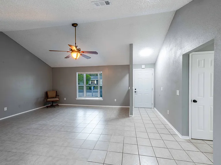 2586 Spring Lake Rd W — Photo 10