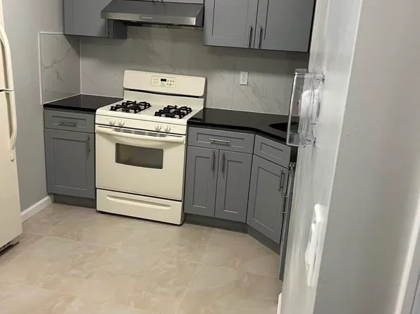 56-03 137th St #2F, Flushing, NY 11355