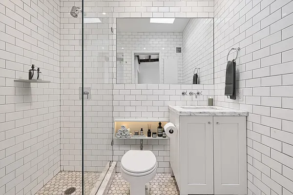 Sold by Byson Real Estate Company | media 5