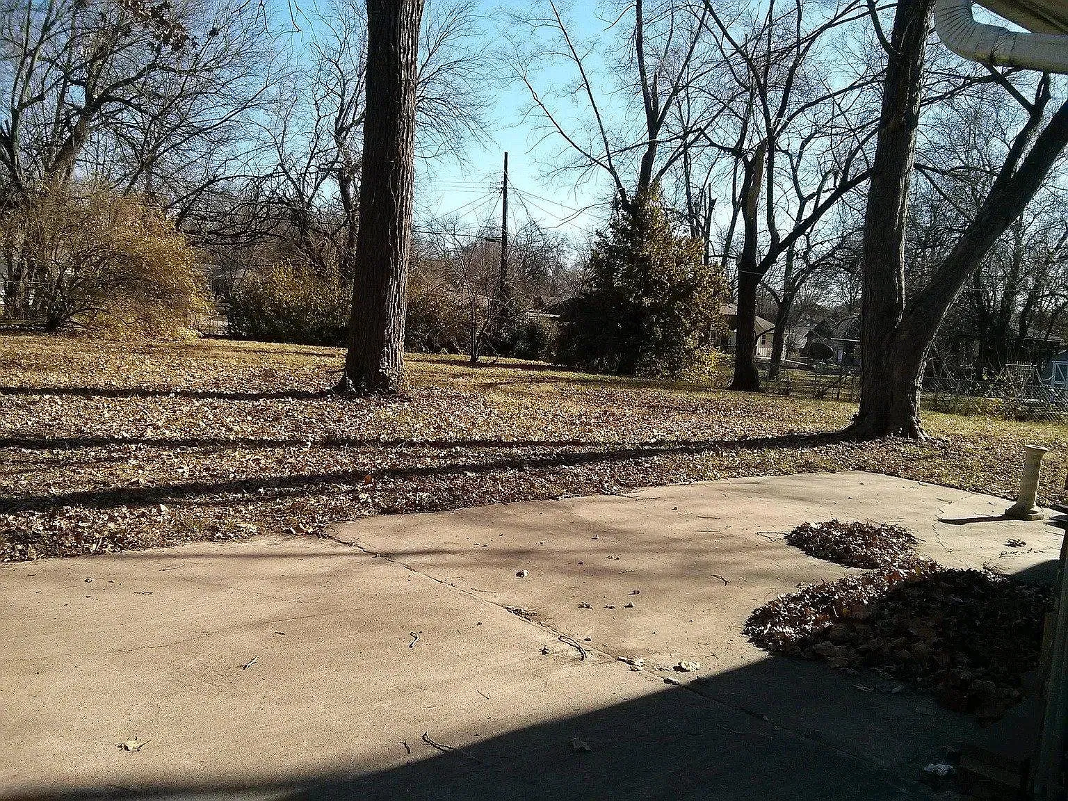 3 bed, 1037 sqft, $1,325 — Photo 2