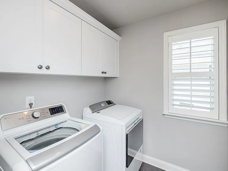 821 Lost Grove Trl — Photo 42