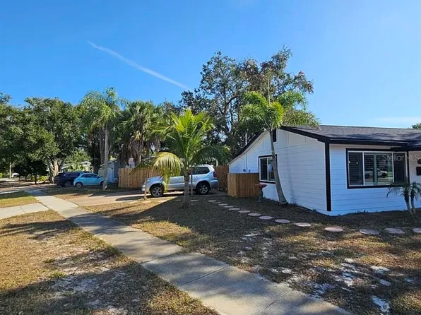 2735 Boca Ciega Dr N, Saint Petersburg, FL 33710