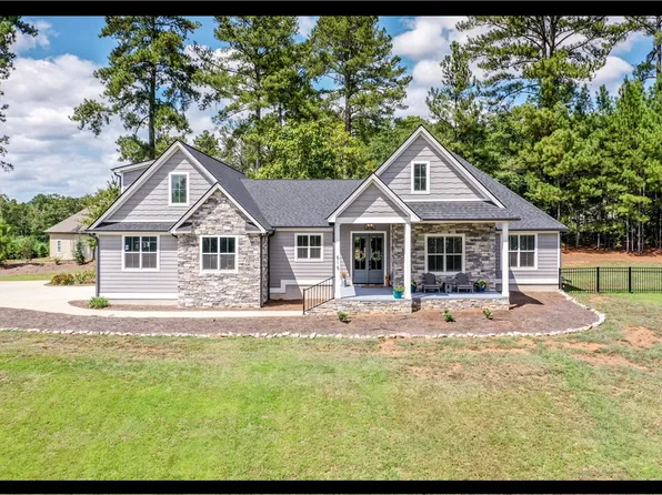 815 Little Bay Ln, Seneca, SC 29672