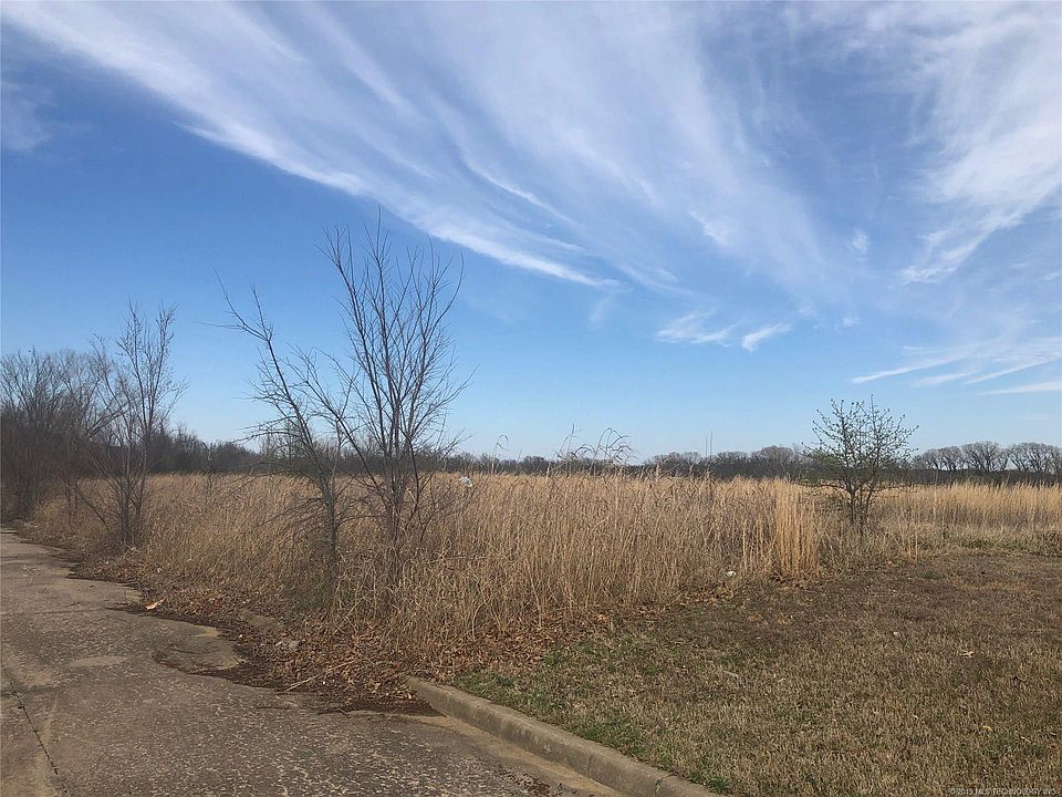 1st image of NW Lahoma Dr