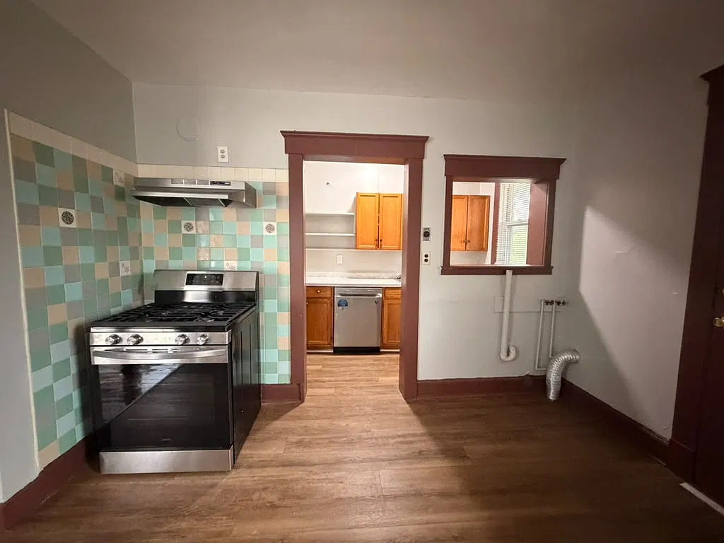 3 bed, $1,575 — Photo 4