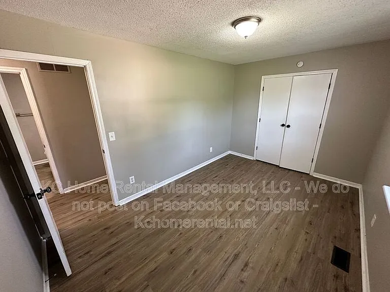 6337 N Wyandotte St — Photo 22