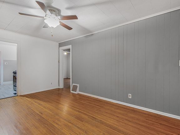 4th image of 1742 Baird Ave