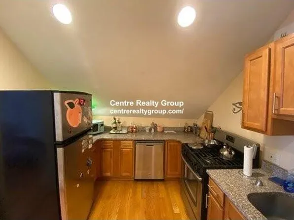 21 Chestnut Hill Ave, Brighton, MA