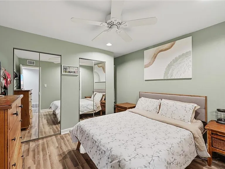4727 Jarboe St #102 — Photo 13