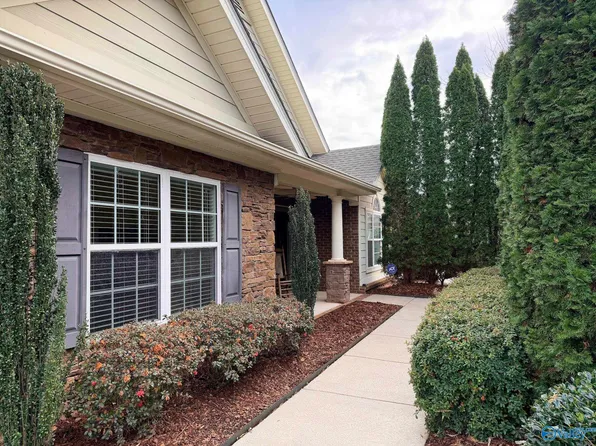 55 Moore Farm Cir NW #55, Huntsville, AL 35806