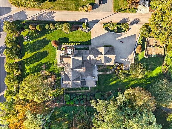 3rd image of 412 Seaside Dr