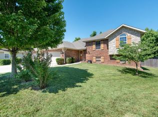 5039 S Grasshill Ct, Battlefield, MO 65619