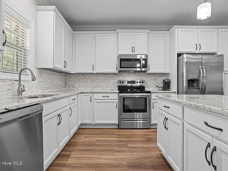 127 Lark Dr — Photo 16