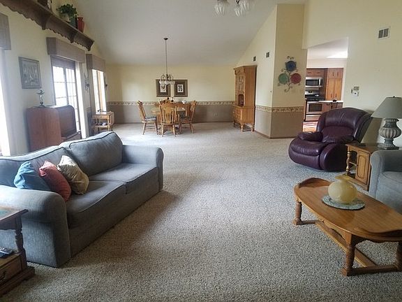 5th image of 6636 W 88th St