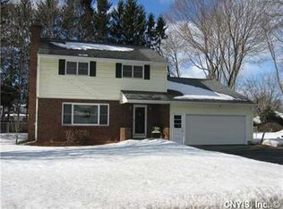 208 Woodspath Rd, Liverpool, NY 13090