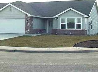 1026 S 88th Ave, Yakima, WA 98908