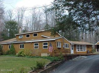 100 Fisher Ln, Greentown, PA 18426