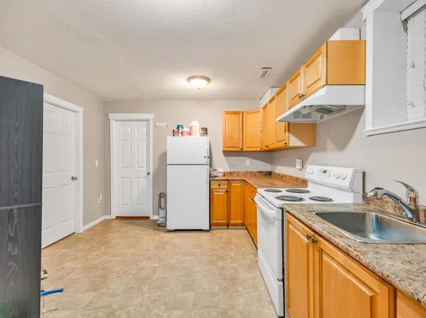 18991 70a Ave #Basement, Surrey, BC V4N 5N9