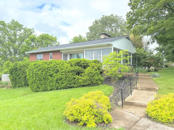 1014 Blossom Dr, Highland Heights, KY 41076