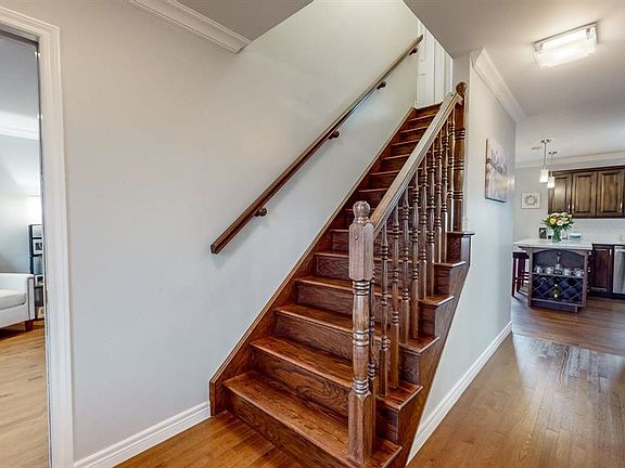4th image of 54 Country Grove Place