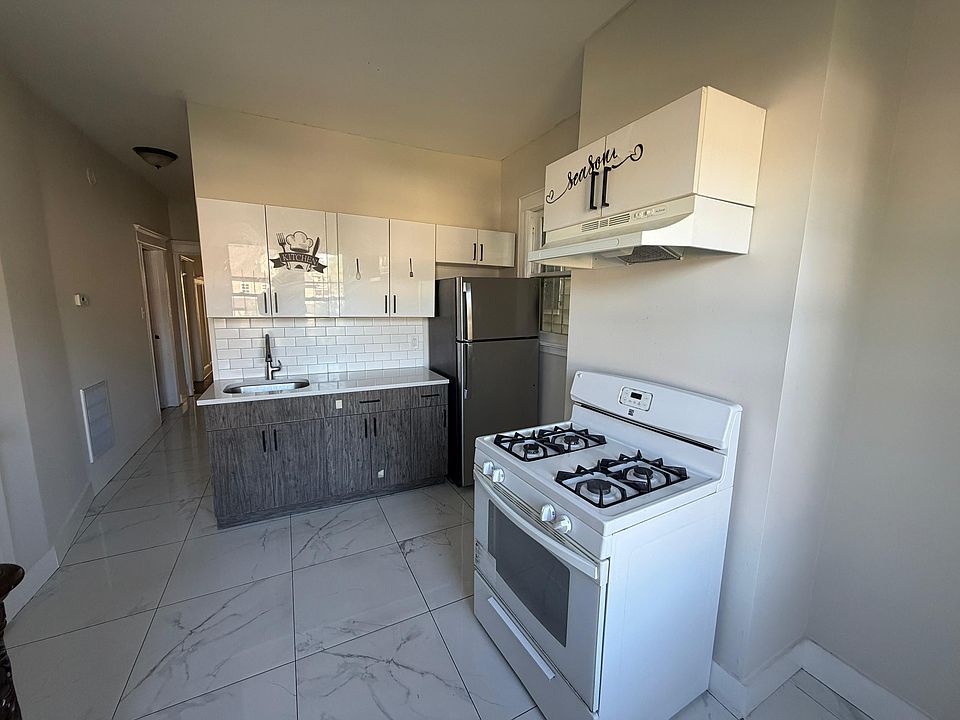 1st image of 26 Leo Pl Floor 2