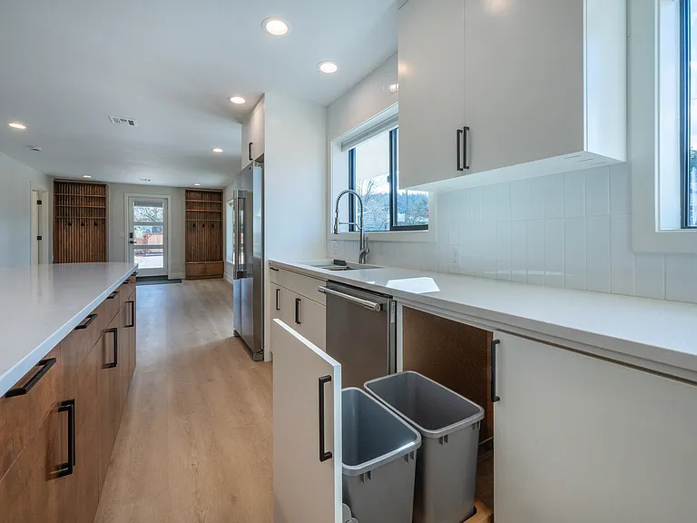 pull out garbage & recycle bins