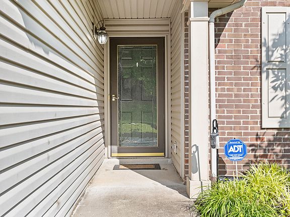 2nd image of 3693 Winthrop Dr