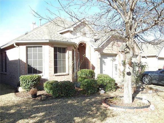 2nd image of 1708 Lake Way Dr