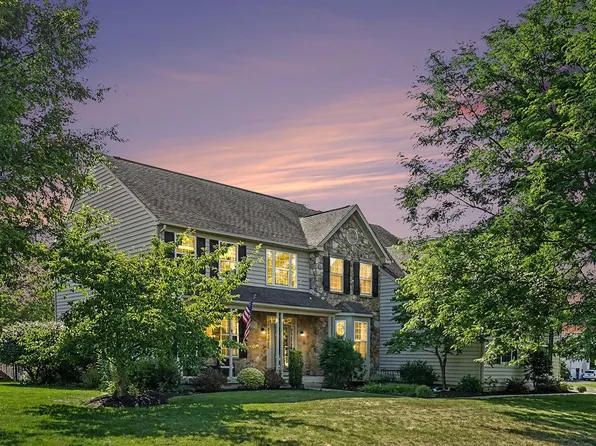 2011 Willowwood Dr, Royersford, PA 19468