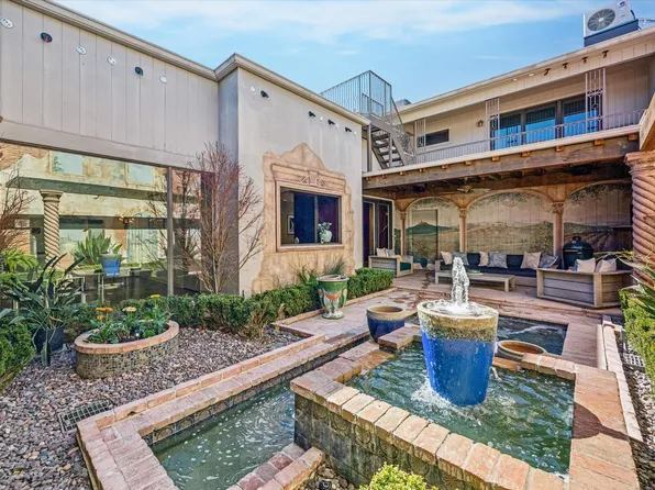 2102 Canongate Dr, Houston, TX 77056