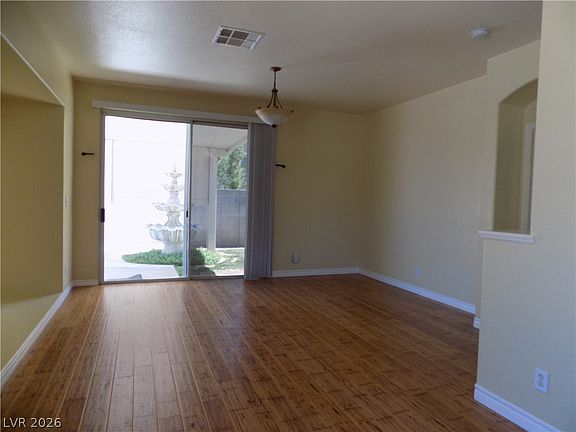 3rd image of 300 Magnolia Arbor St