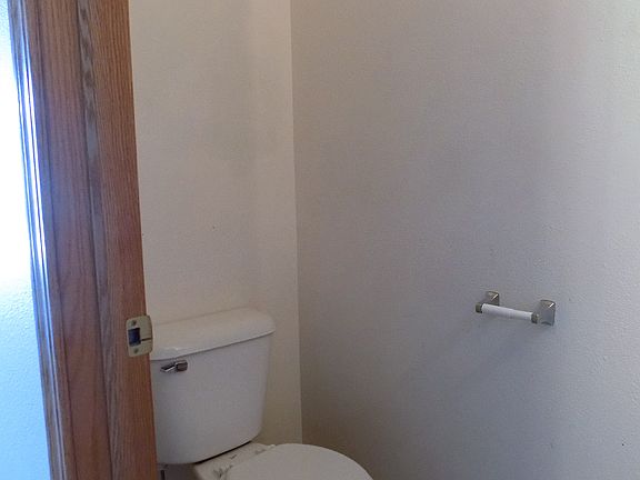 5th image of 204 Locust St APT 206