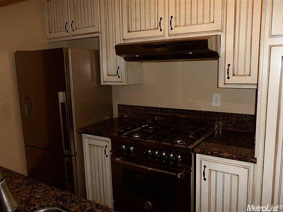 3rd image of 1907 Donner Avenue UNIT 2