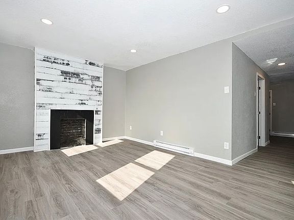 4th image of 494 8th St #2