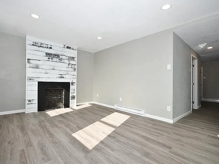 494 8th St #2 — Photo 4