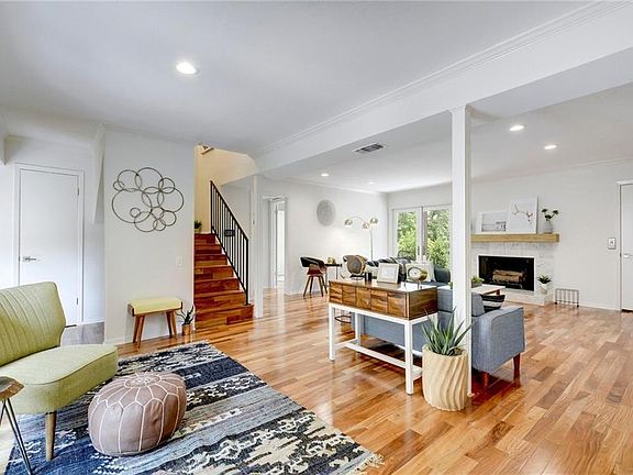 3rd image of 16 Woodstone Sq